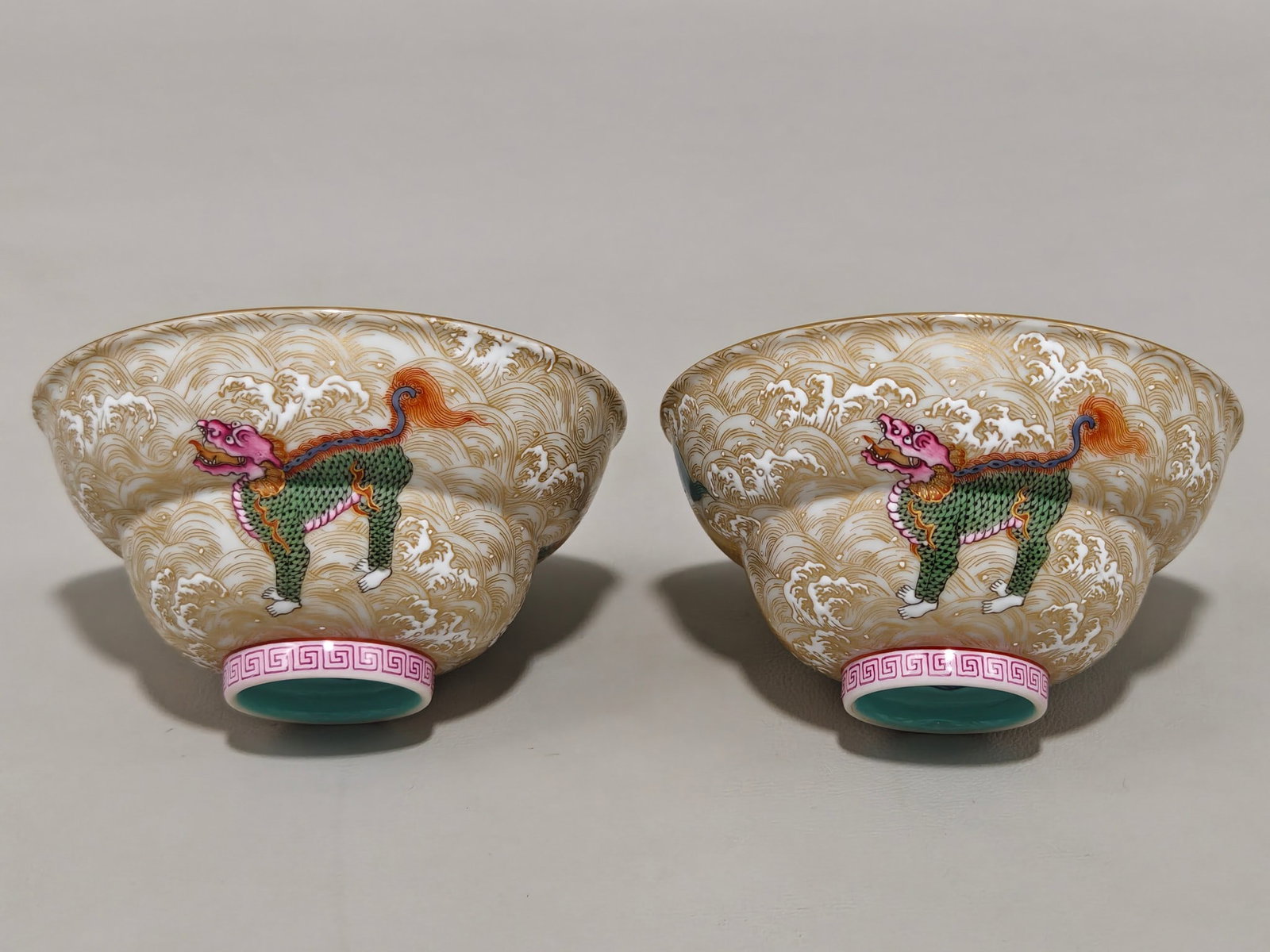 A pair of Exquisite Famille-Rose Painted Gold Auspicious Beast Pattern Cup - 3