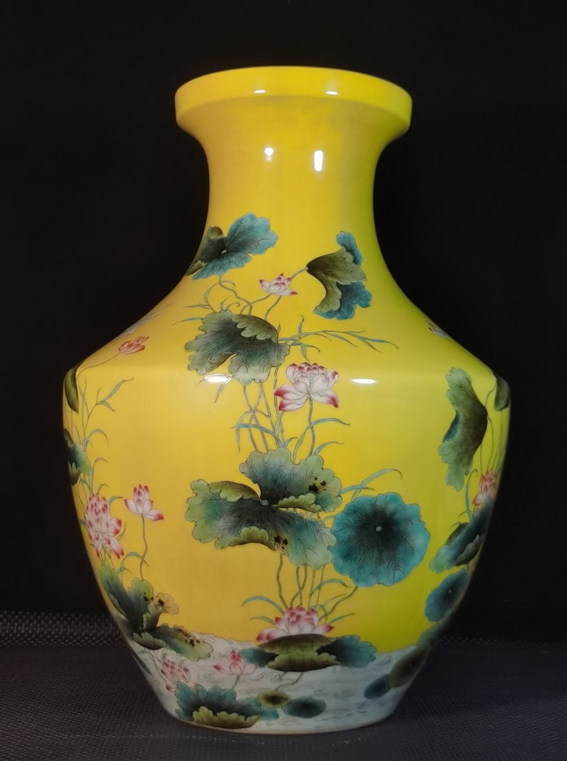 A Exquisite Famille-Rose Yellow Glazed Flower Pattern Vase: A Exquisite Famille-Rose Yellow Glazed Flower Pattern Vase,Qing Dynasty, China,Qianlong Four-character Mark,Size:20.9inx7.9inx15.4in 粉彩黄釉花卉纹瓶,&#