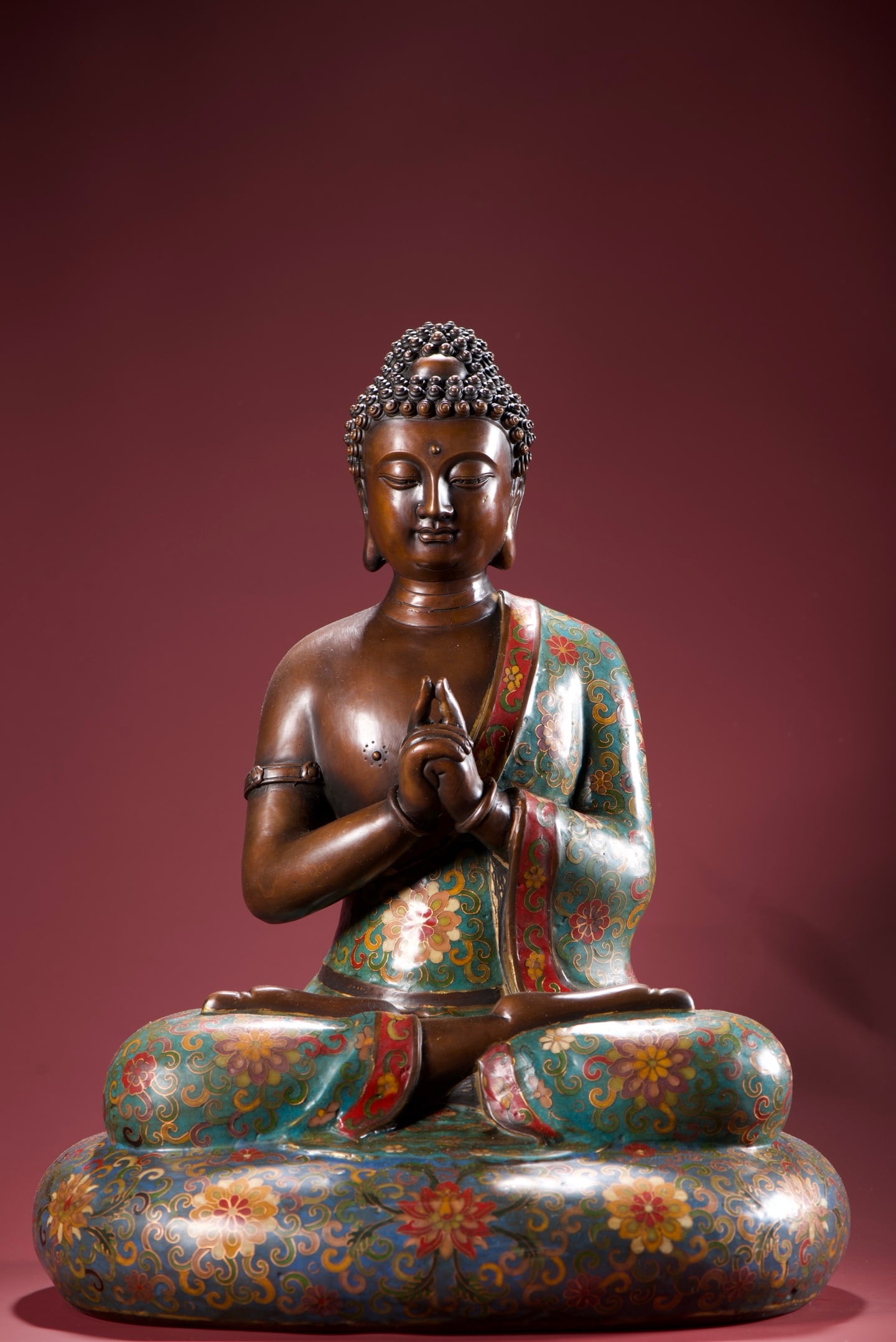 A Exquisite Cloisonne Buddha statue Ornament: A Exquisite Cloisonne Buddha statue Ornament,Ming Dynasty, China,Size:17.7inx14.6inx10.2in,Weight:11100g 景泰蓝佛像摆件,中国明代