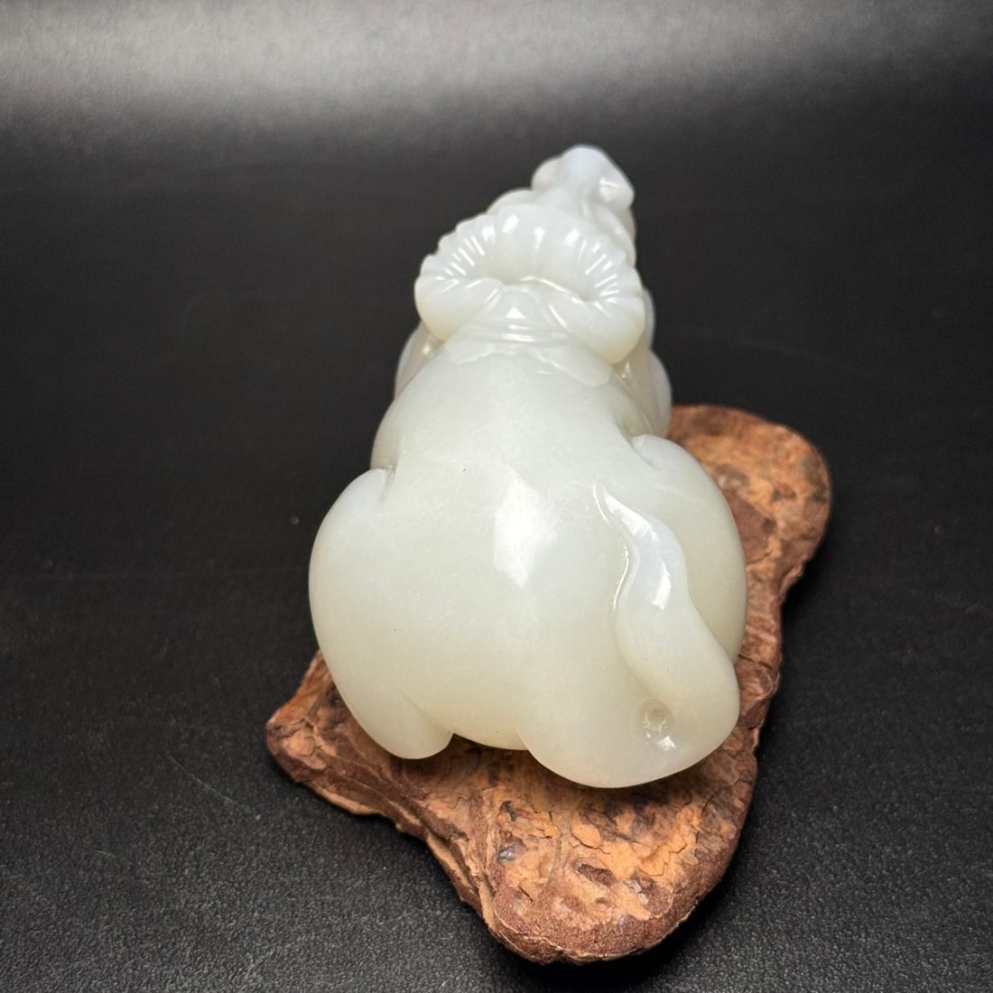 A Exquisite Hotan Jade Buffalo Handheld Carving - 4