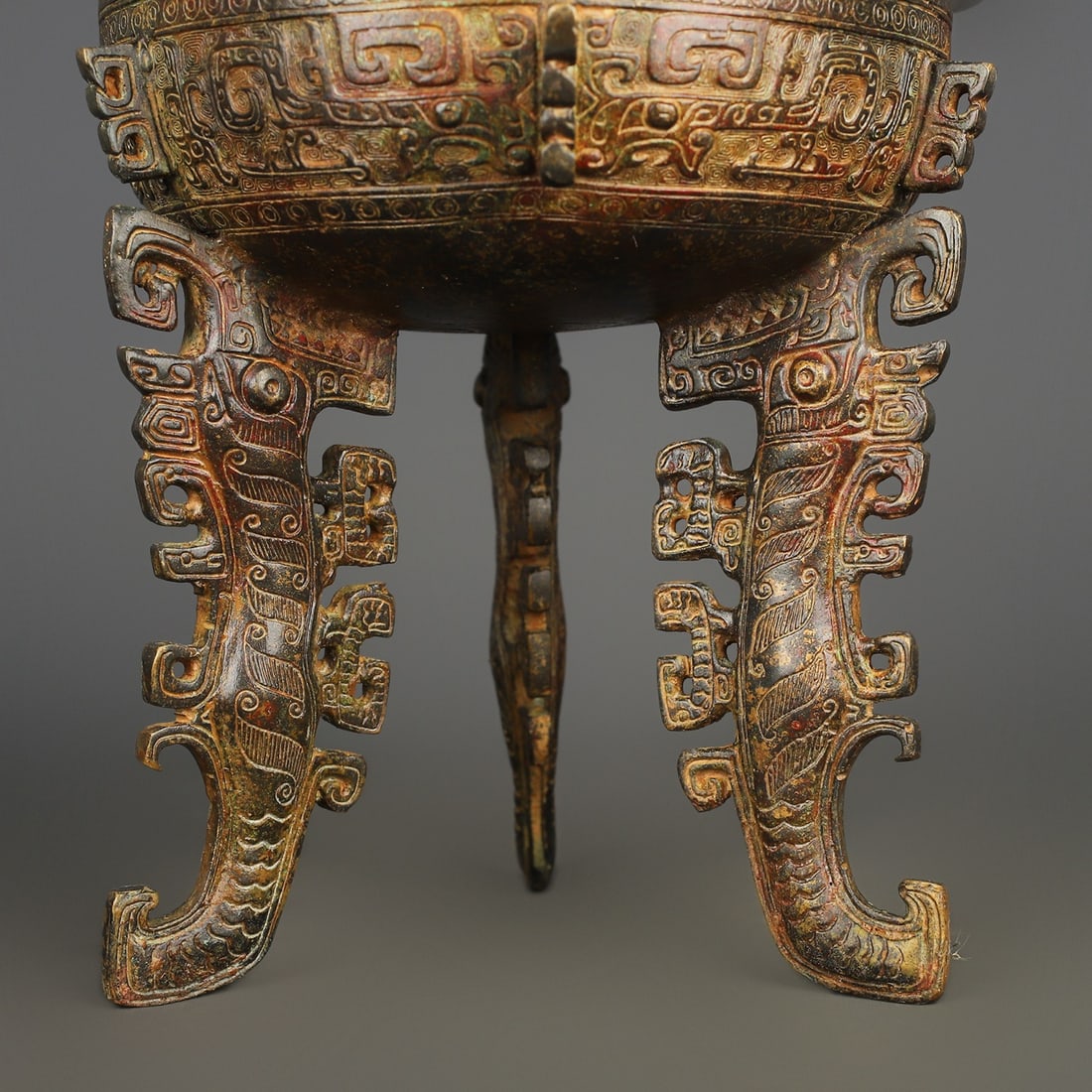 A Exquisite Bronze Tripod Censer - 3