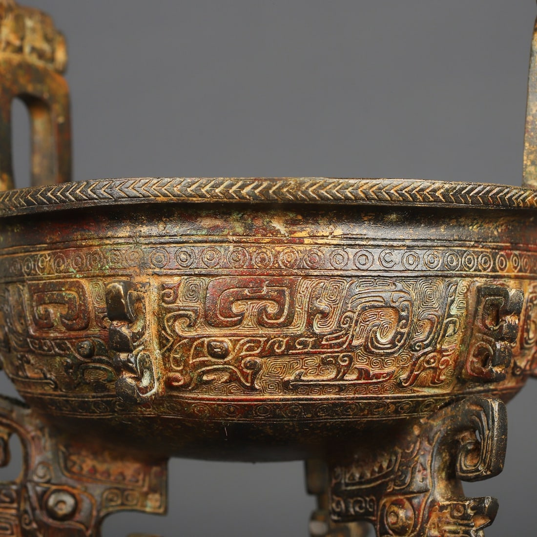 A Exquisite Bronze Tripod Censer - 4
