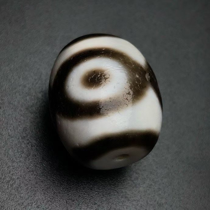A Exquisite Three-eye Dzi bead - 3