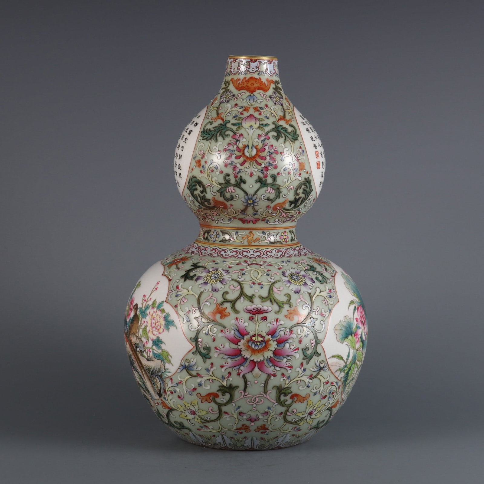 A Exquisite Pea-Green Glaze Famille-Rose Flower and Bird Pattern Gourd Vase - 2