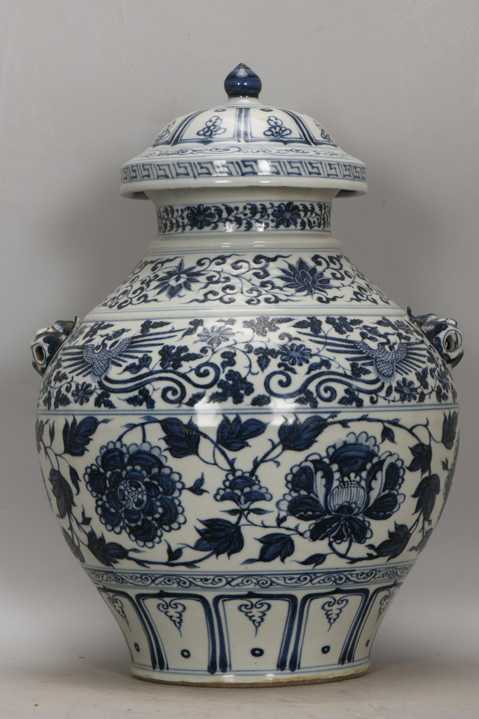 A Exquisite Blue and White Phoenix Pattern Jar: A Exquisite Blue and White Phoenix Pattern Jar,Yuan Dynasty, China,Size:17.8inx11.8inx6.9in 青花凤纹罐,中国元代
