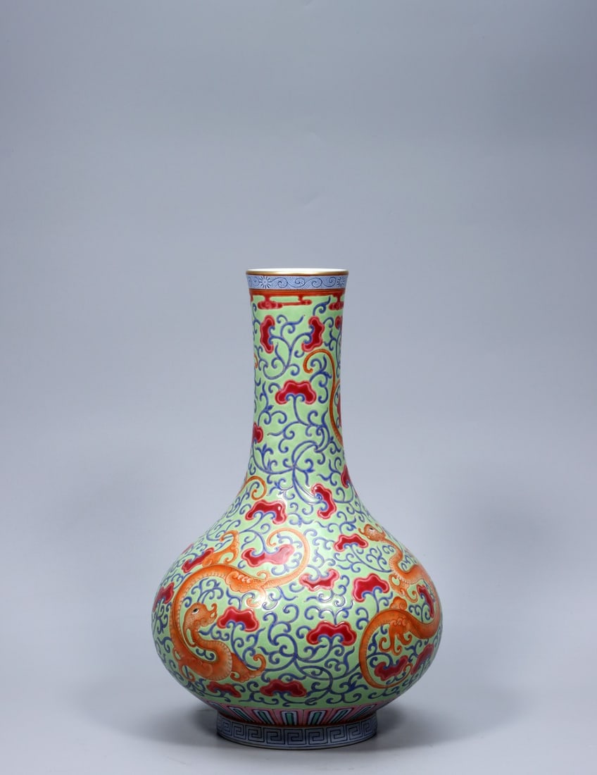 A Exquisite Green Ground Dragon Pattern Vase - 2
