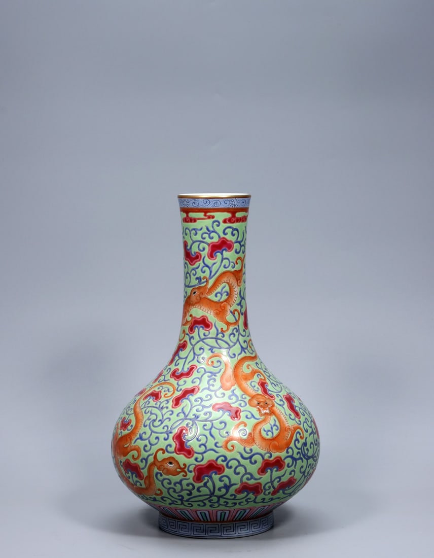A Exquisite Green Ground Dragon Pattern Vase - 3
