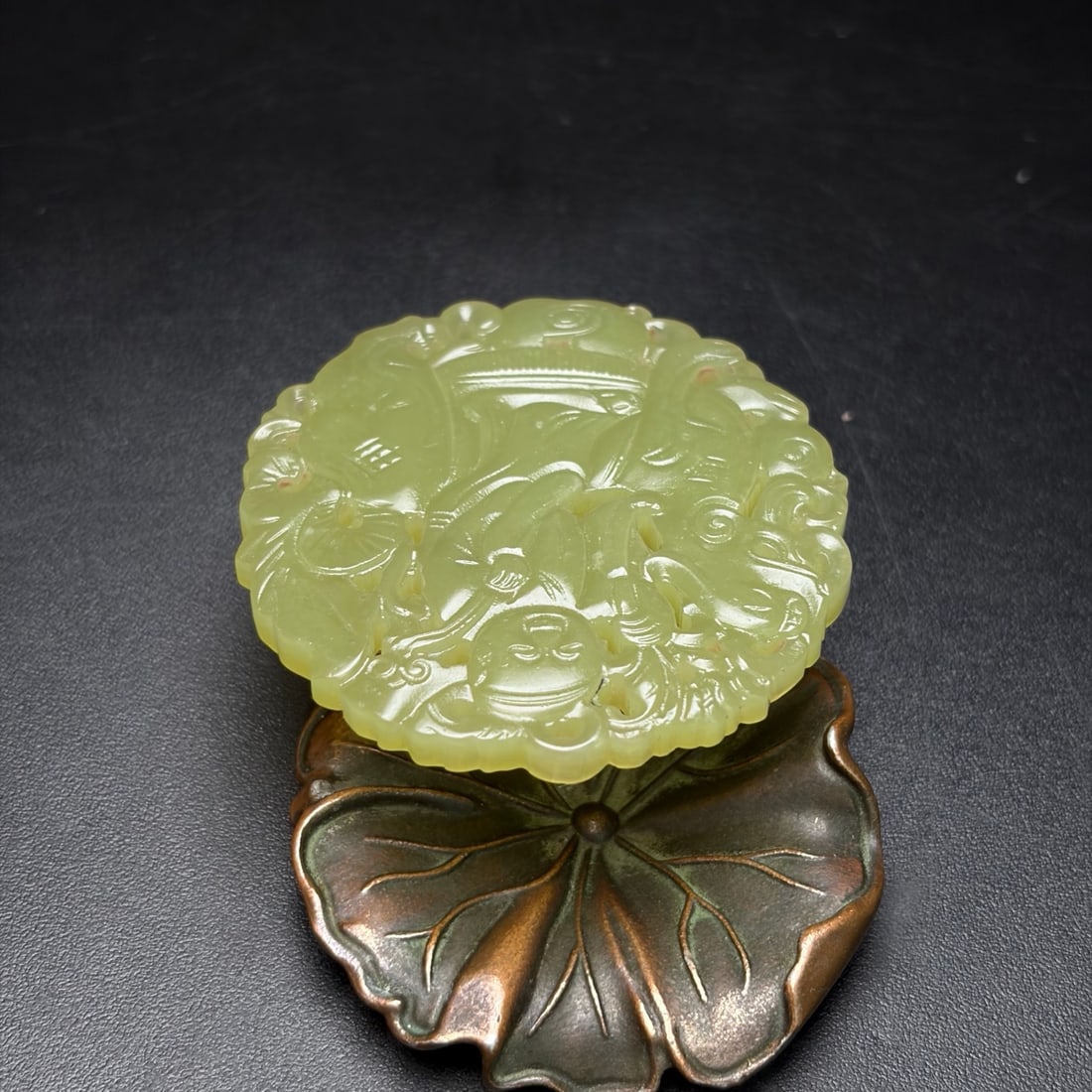 A Exquisite Hotan Jade Figures Pattern Round Pendant - 5