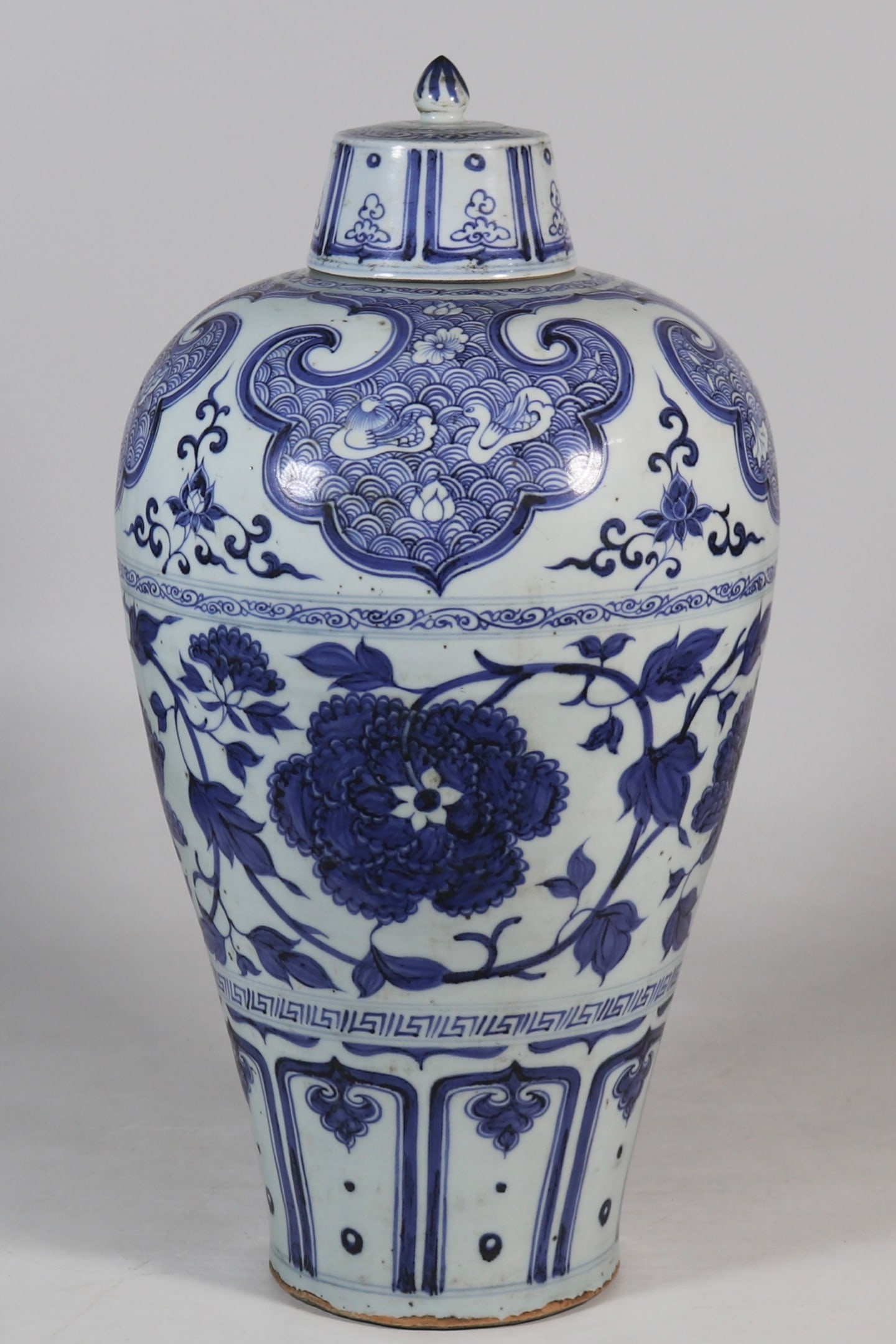 A Exquisite Blue and White Lotus Pattern Vase - 2