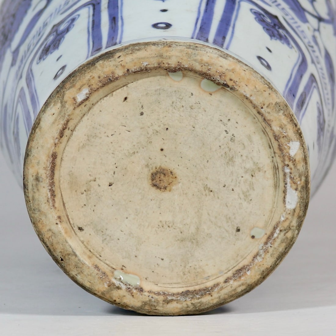 A Exquisite Blue and White Lotus Pattern Vase - 7