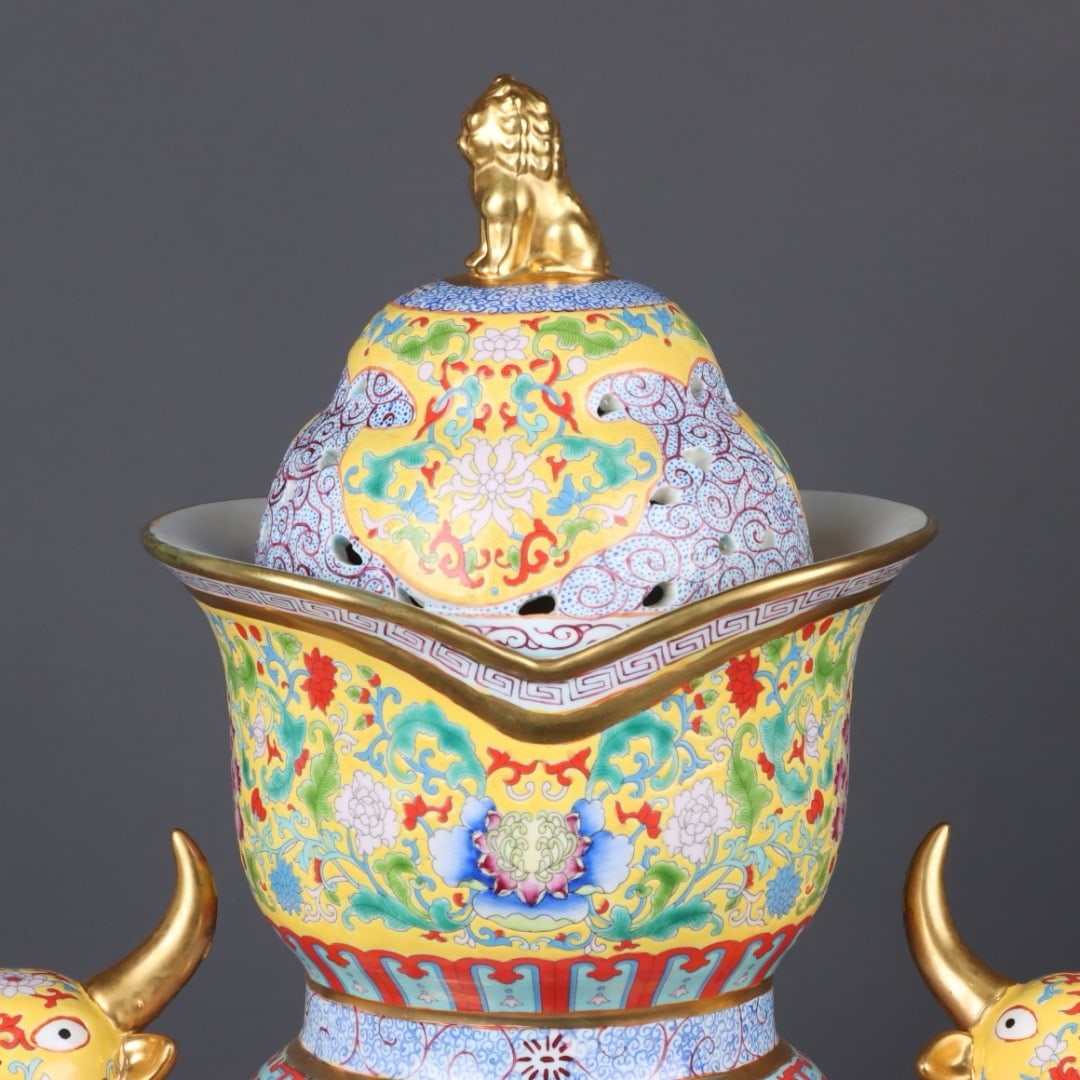 A Exquisite Enamel Gilt Flower and Bird Pattern Buffalo Head Vase - 4