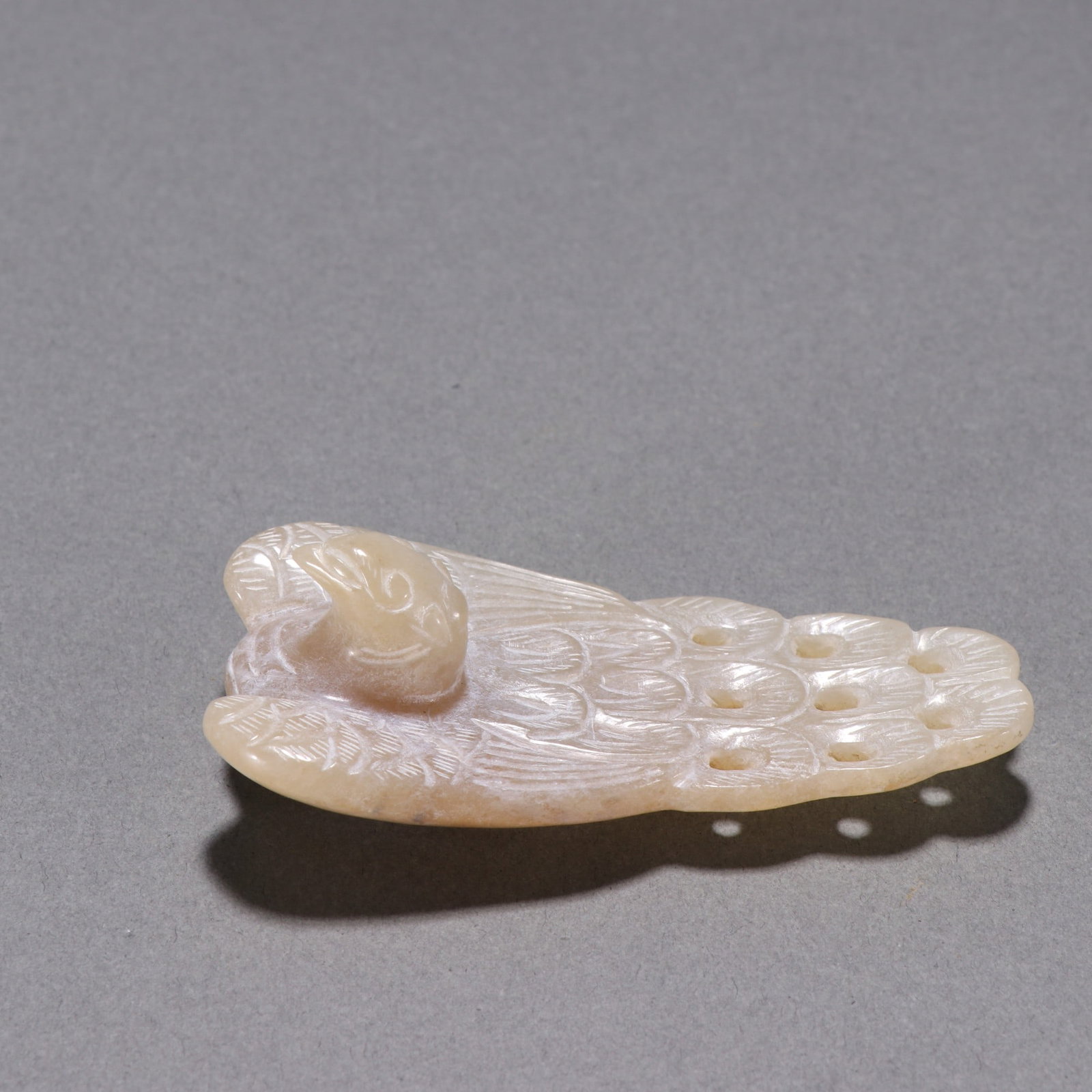 A Exquisite Hotan Jade Phoenix Bird Ornament: A Exquisite Hotan Jade Phoenix Bird Ornament,Han Dynasty, China,Size:3.4inx1.1in,Weight:71.4g 和田玉凤鸟摆件,中国汉代