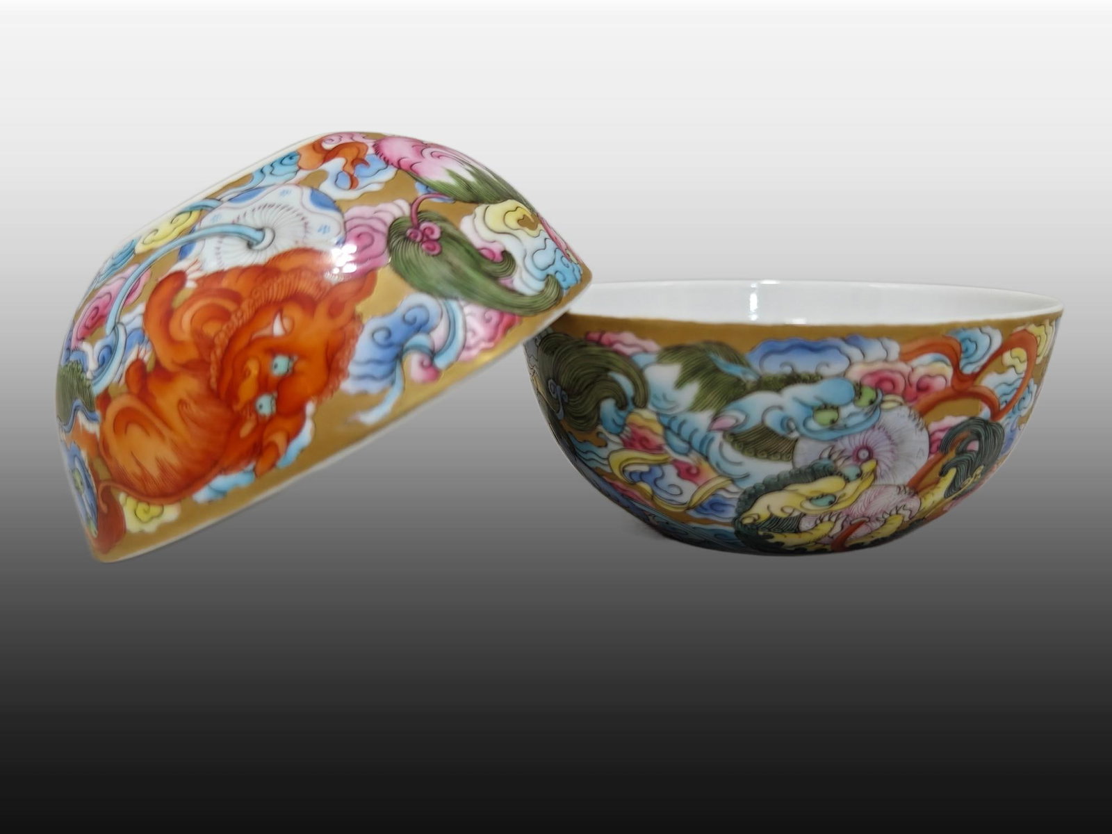 A pair of Exquisite Guan yao Gold Ground Lion Pattern Cup - 2