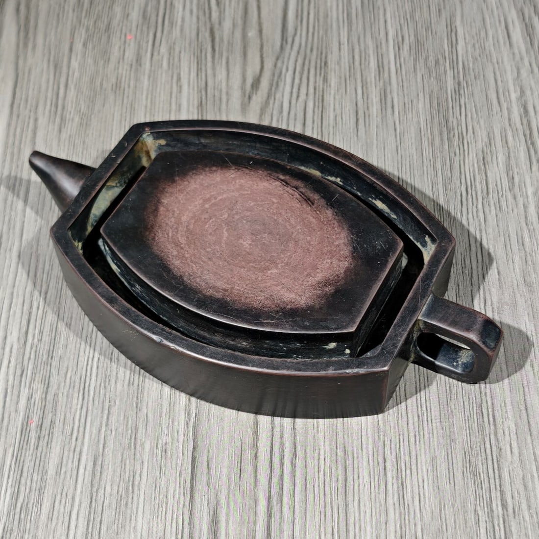 A Exquisite Kuang Yuan Mark Pot-shaped Inkstone: A Exquisite Kuang Yuan Mark Pot-shaped Inkstone,Qing Dynasty, China,With Mark,Size:7.7inx4.3inx1.2in 匡源款壶形端砚,中国清代,带&