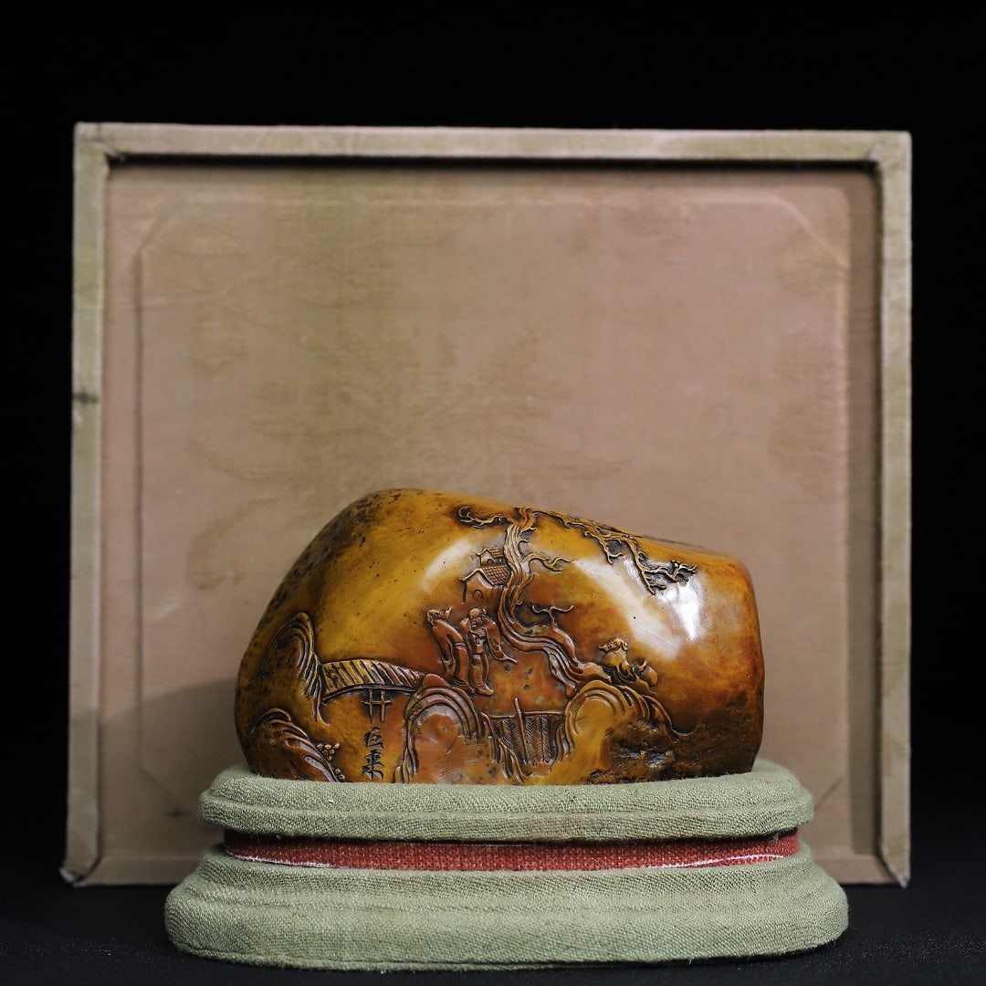 A Exquisite Shoushan Stone Character and Story Pattern Seal: A Exquisite Shoushan Stone Character and Story Pattern Seal,Modern Time of China,With Mark,Size:4.3inx2.8inx2.4in,Weight:809g 寿山石人物故事纹印&#