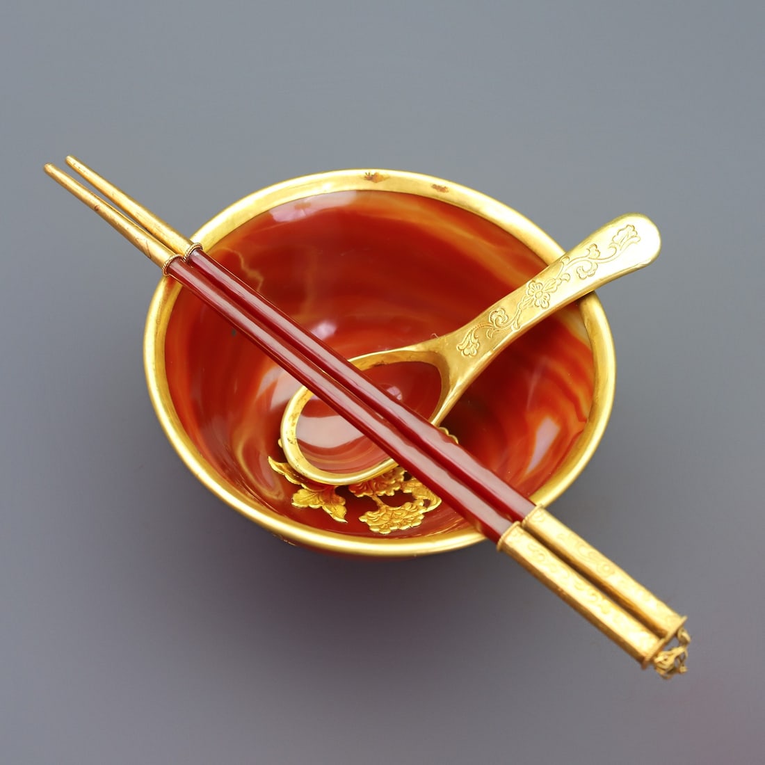 A Set of Exquisite Agate Cover with Gold Flower Pattern Tableware - 3