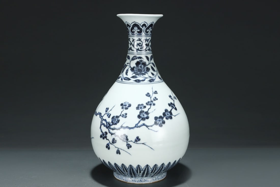A Exquisite Blue and White Flower Bird Pattern Vase - 3
