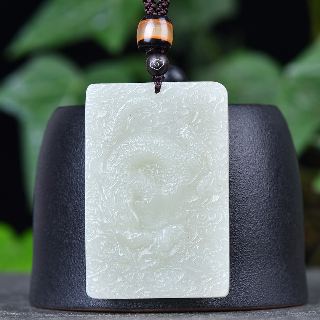 A Exquisite Hotan Jade Dragon Pattern Pendant: A Exquisite Hotan Jade Dragon Pattern Pendant,Size:1.5inx2.7in 和田玉祥云龙牌
