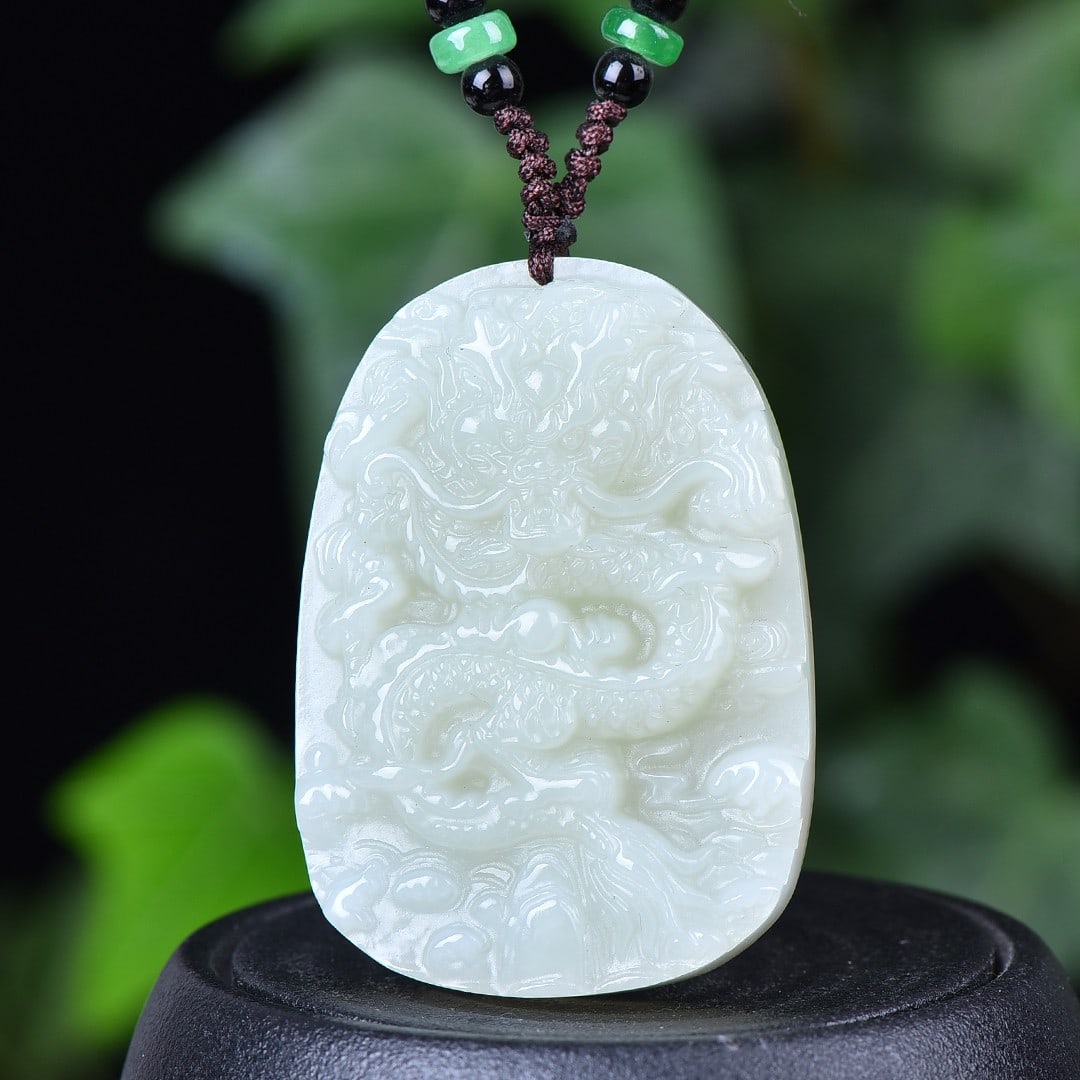 A Exquisite Hotan Jade Dragon Pattern Pendant: A Exquisite Hotan Jade Dragon Pattern Pendant,Size:1.5inx2.1in 和田玉祥云龙牌