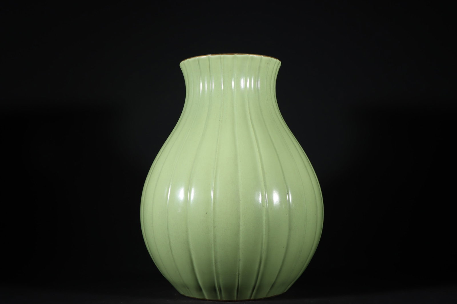 An Exquisite Green Ground Vase (1 of 9)