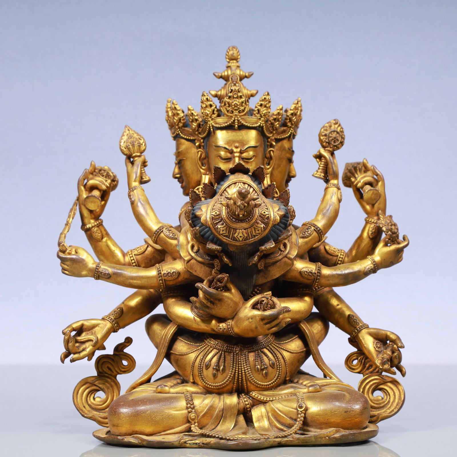 An Exquisite Gilt Bronze Statue of Marici: An Exquisite Gilt Bronze Statue of Marici Ming Dynasty, China Size:9.3inx7.3inx10.2in Weight:6050g铜鎏金摩利支天佛像 中国明É