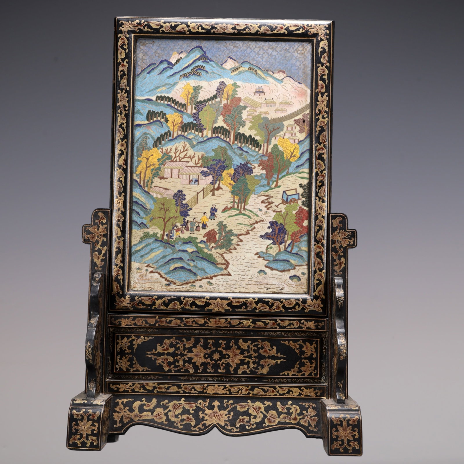 A Exquisite Carved Red Lacquer Inlaid Cloisonne Landscape and Figure Pattern Screen: A Exquisite Carved Red Lacquer Inlaid Cloisonne Landscape and Figure Pattern Screen Qing Dynasty, China Qianlong Six-character Mark Size:16.3inx7.1inx25.6in Weight:4050g漆器嵌景