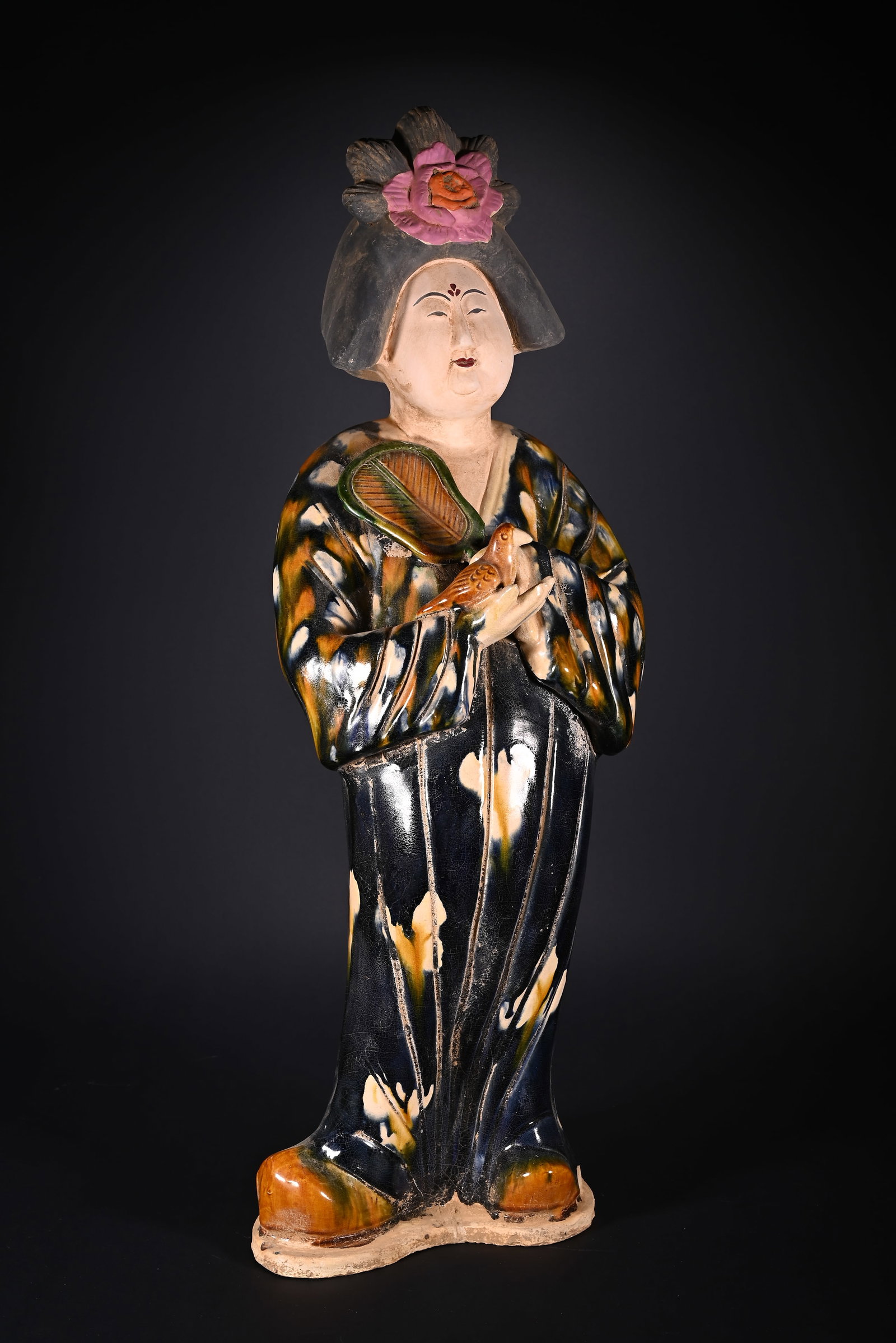 A Huge Tang Tri-Color Glazed Pottery Figure Ornament (1 of 9)