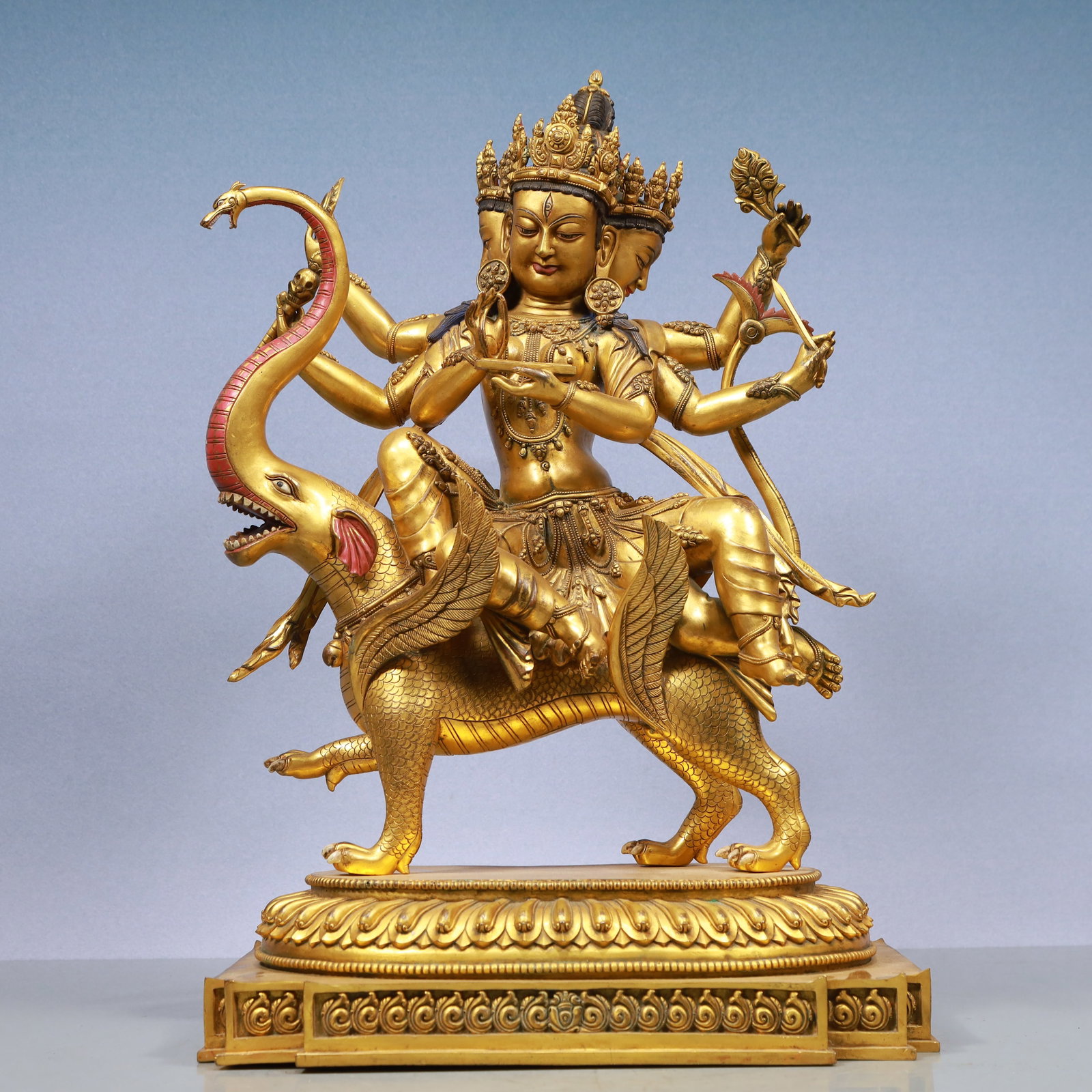 A Exquisite Gilt Bronze Statue of Samantabhadra: A Exquisite Gilt Bronze Statue of Samantabhadra Ming Dynasty, China Yongle Six-character Mark Size:13.8inx9.4inx20.1in Weight:17050g铜鎏金普贤菩萨佛