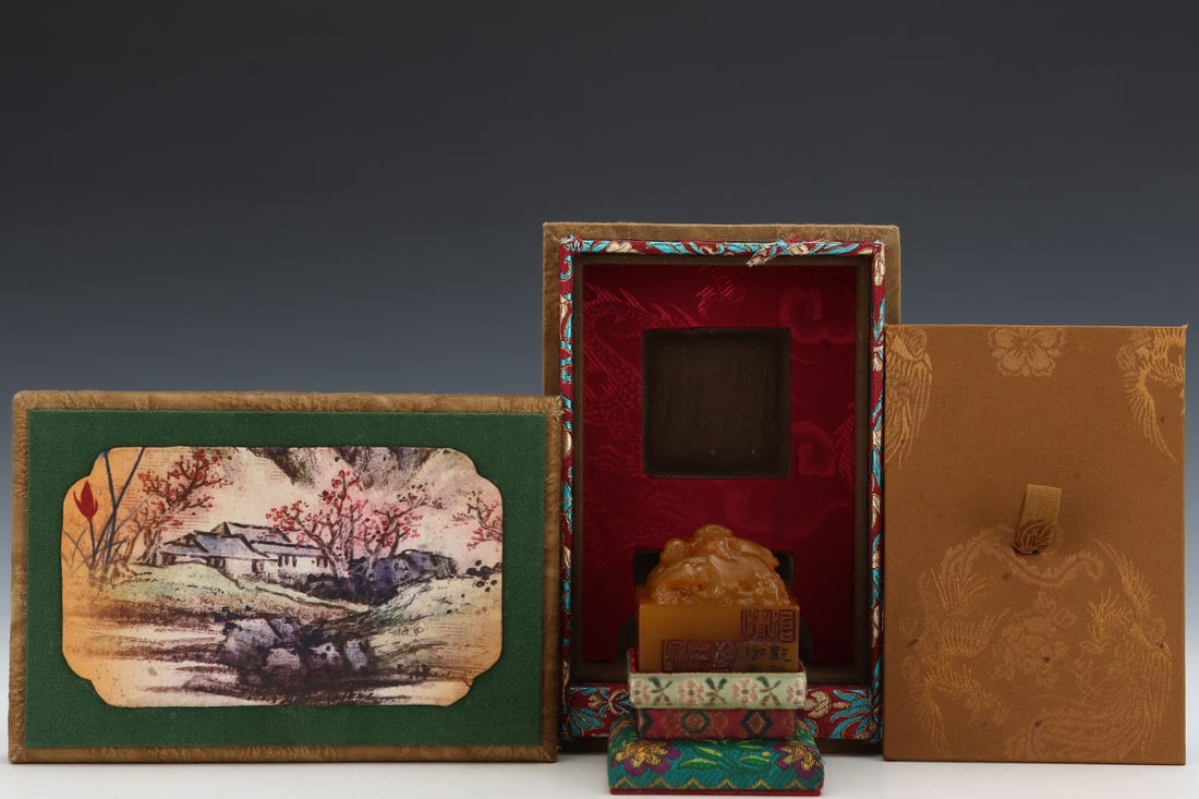 An Exquisite Tianhuang Stone Auspicious Beast Seal: An Exquisite Tianhuang Stone Auspicious Beast Seal Qing Dynasty, China Size:1.9inx1.9inx1.8in Weight:202.4g田黄石兽钮印章 中国清代 Siz
