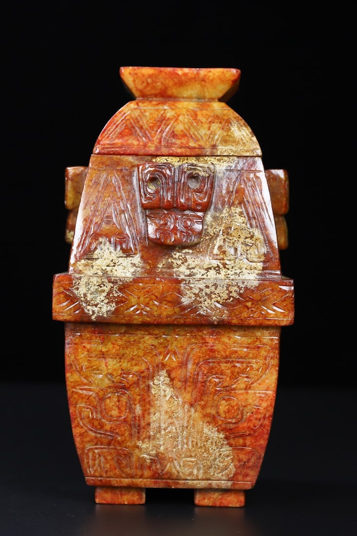 An Exquisite White Jade Beast-Face Pattern Vase: An Exquisite White Jade Beast-Face Pattern Vase S.Zhou , China Size:6.9inx3.7inx3.7in Weight:1.267kg白玉四方瓶 商周时期 Size:17.5cmx9.4cmx9.4cm We