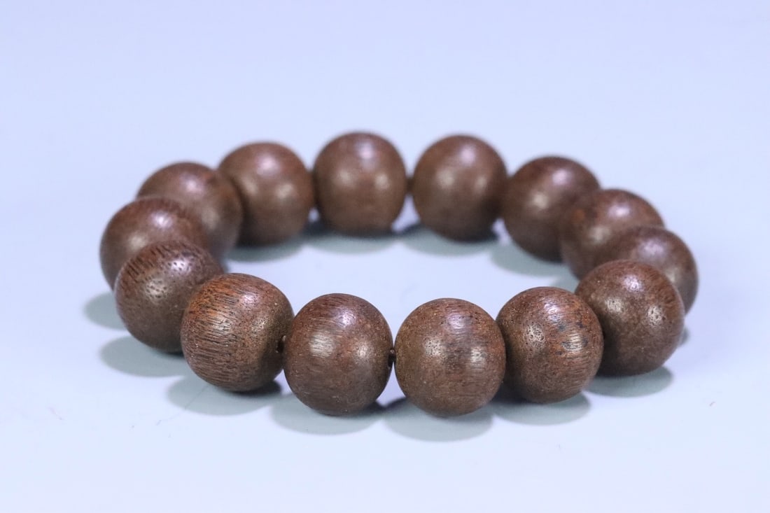 An Exquisite Eaglewood Bracelets - 2