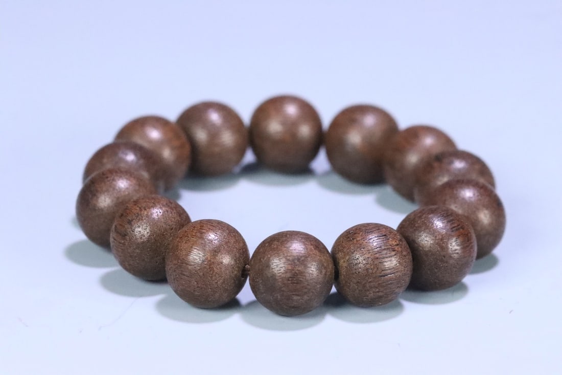 An Exquisite Eaglewood Bracelets - 3