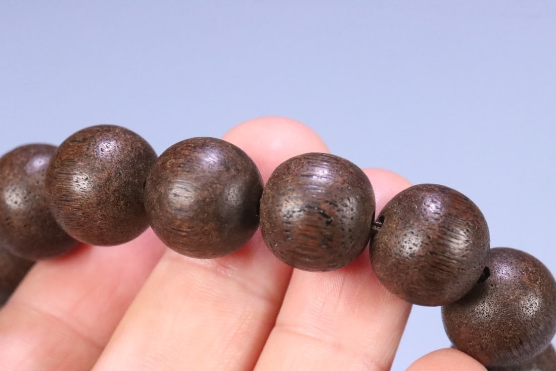 An Exquisite Eaglewood Bracelets - 8