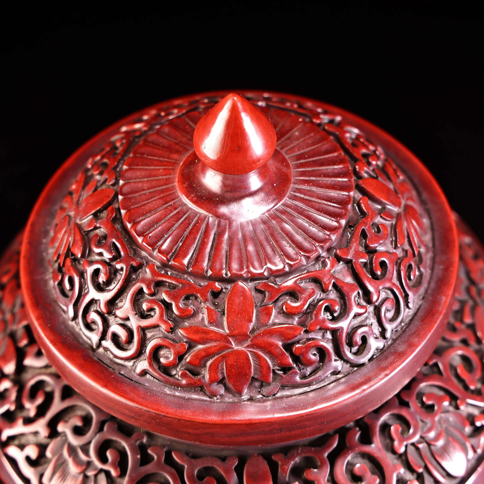 An Exquisite Red Lacquer Landscape Pattern Lotus Pattern Jar - 3