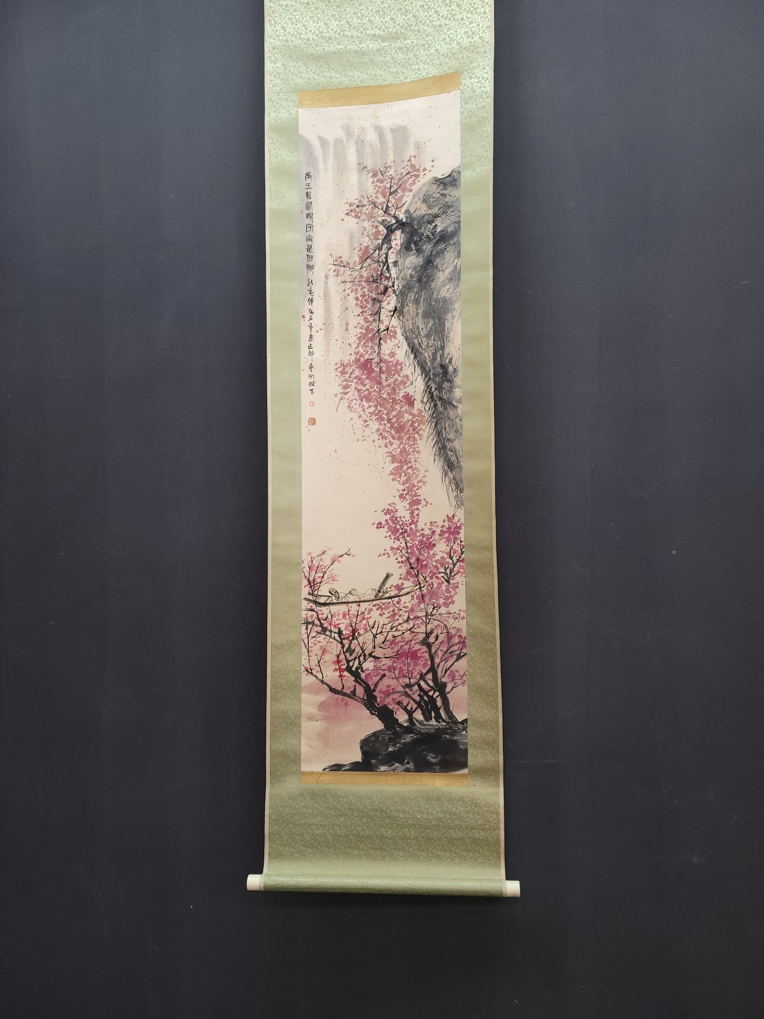 A Chinese Vertical Scroll Ink Painting of Landscape and Figure on Paper: A Chinese Vertical Scroll Ink Painting of Landscape and Figure on Paper Fu baoshi Without frame Size:12.8inx52.2in傅抱石山水人物 纸本立ů