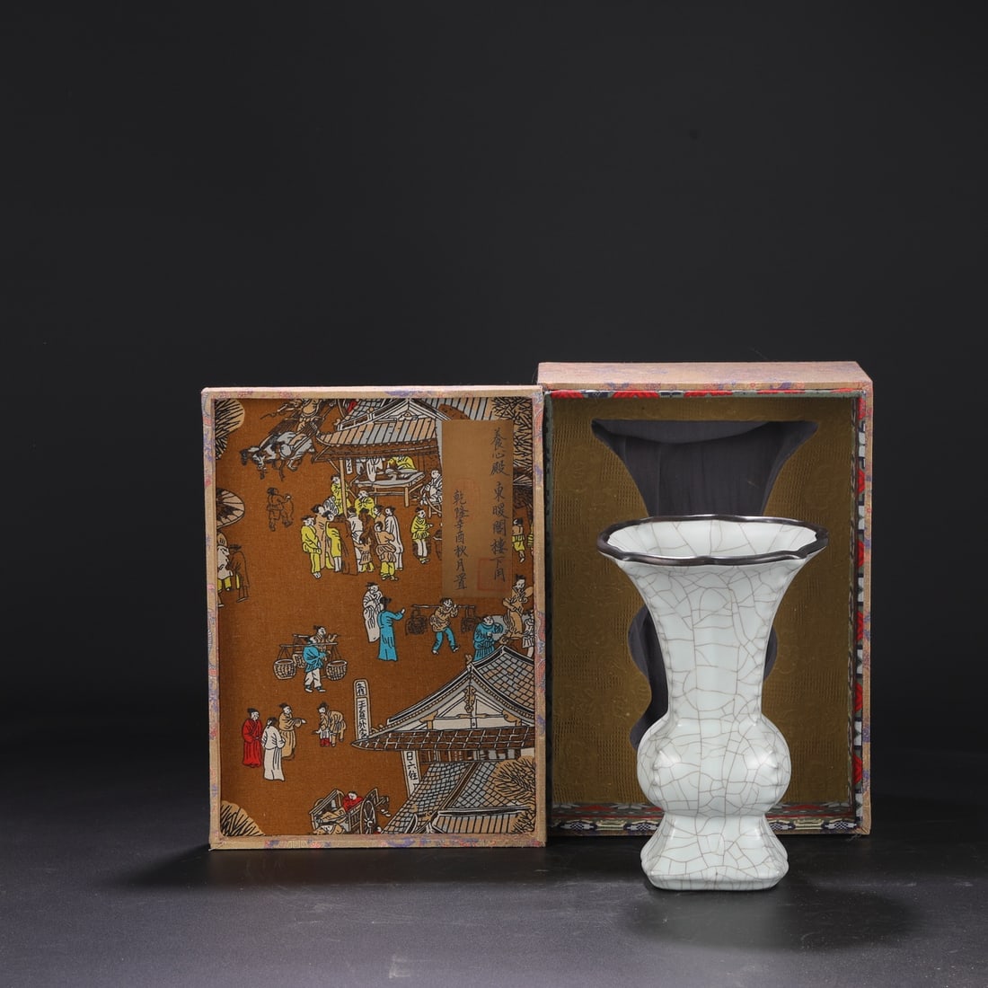 An Exquisite Guan yao Celadon Glazed Vase: An Exquisite Guan yao Celadon Glazed Vase Song Dynasty, China Size:9.6inx6.3in官窑青釉瓜棱四方大花孤 中国宋代 