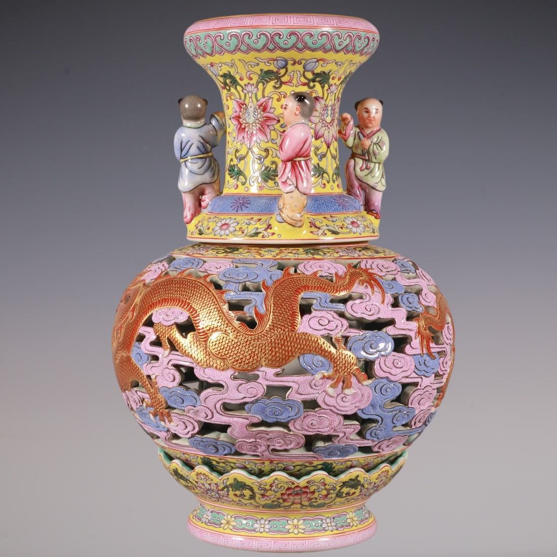 An Exquisite Enamel Dragon Pattern Lotus Pattern Vase - 4