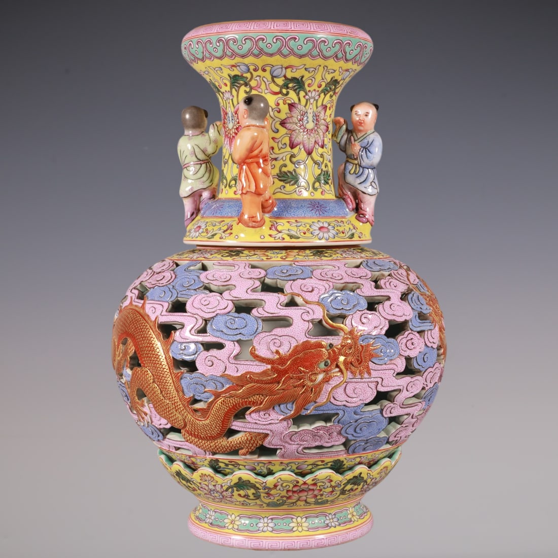 An Exquisite Enamel Dragon Pattern Lotus Pattern Vase - 6