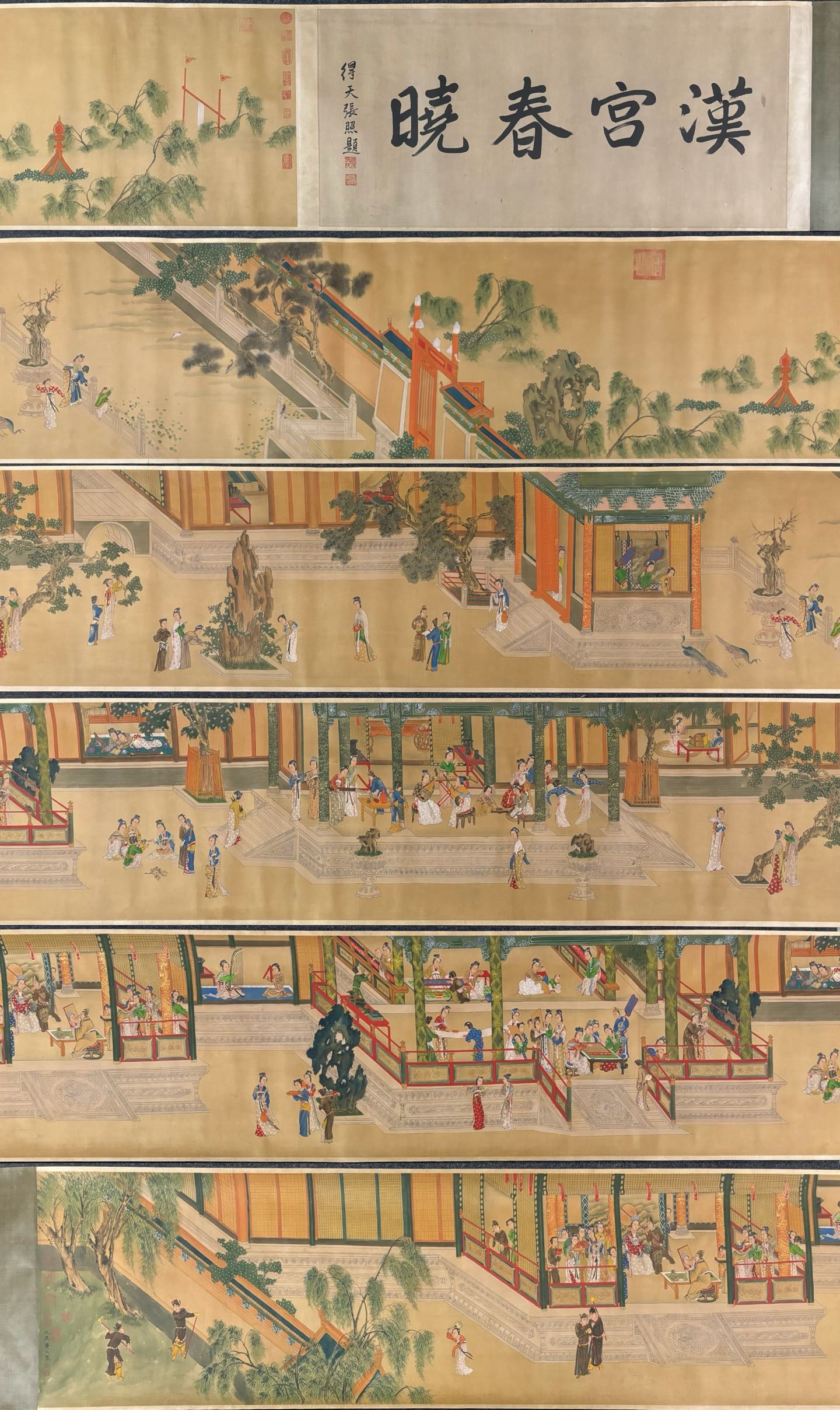 A Chinese Hand Scroll Ink Painting of Character and Story on Silk: A Chinese Hand Scroll Ink Painting of Character and Story on Silk Qiu ying entirety Size:493.3inx24.6in Without frame Size:406.7inx23.6in仇英汉宫春晓图 ರ