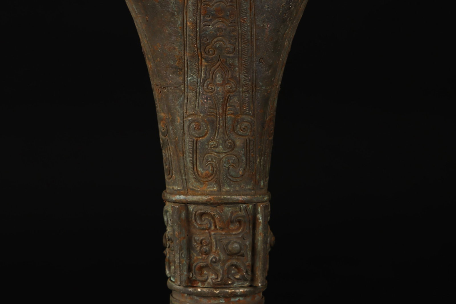 An Exquisite Silver Beast-Face Pattern Vase - 5