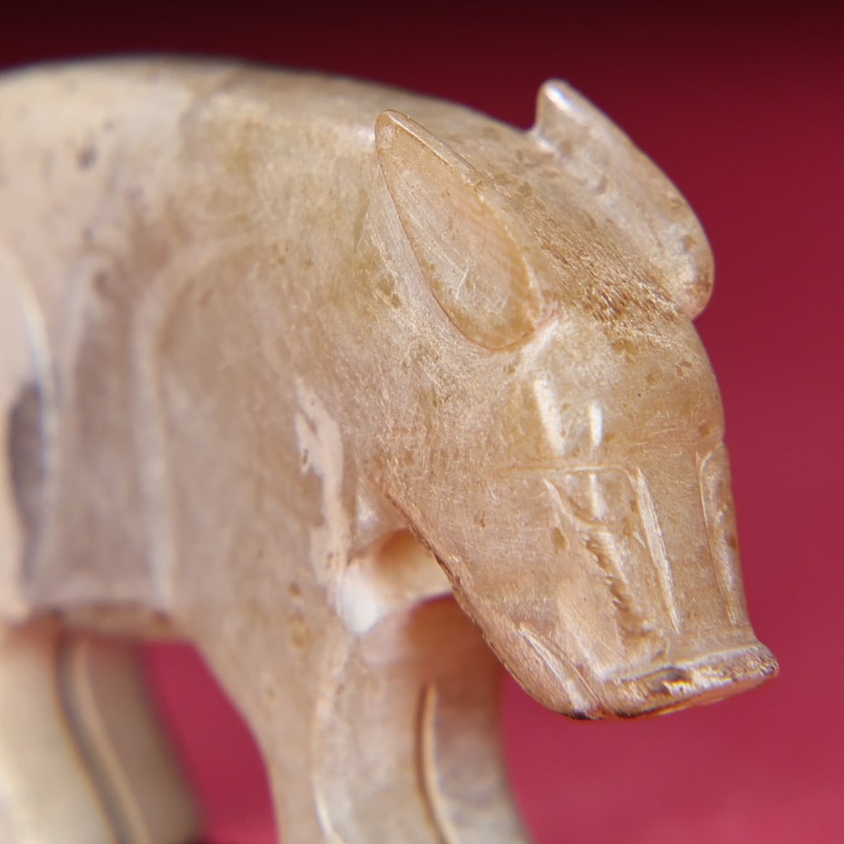 An Exquisite White Jade Pig Pendant - 7