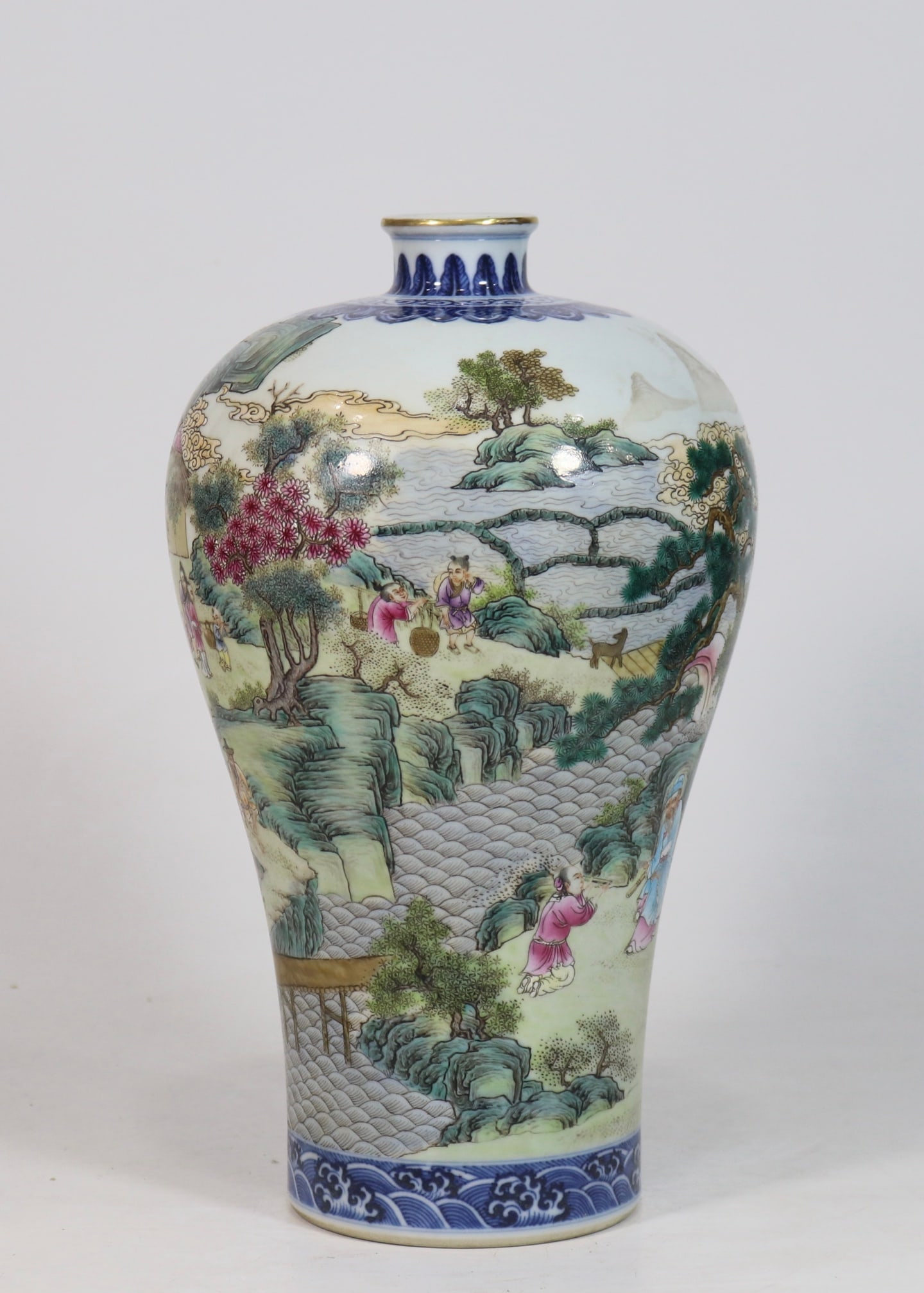 An Exquisite Famille-Rose Landscape and Figure Pattern Seawater Pattern Vase: An Exquisite Famille-Rose Landscape and Figure Pattern Seawater Pattern Vase Qing Dynasty, China Yongzheng Six-character Mark Size:12.4inx6.7in粉彩山水农耕图&