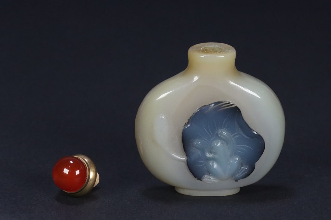 An Exquisite Agate Frog Pattern Snuff Bottle - 3