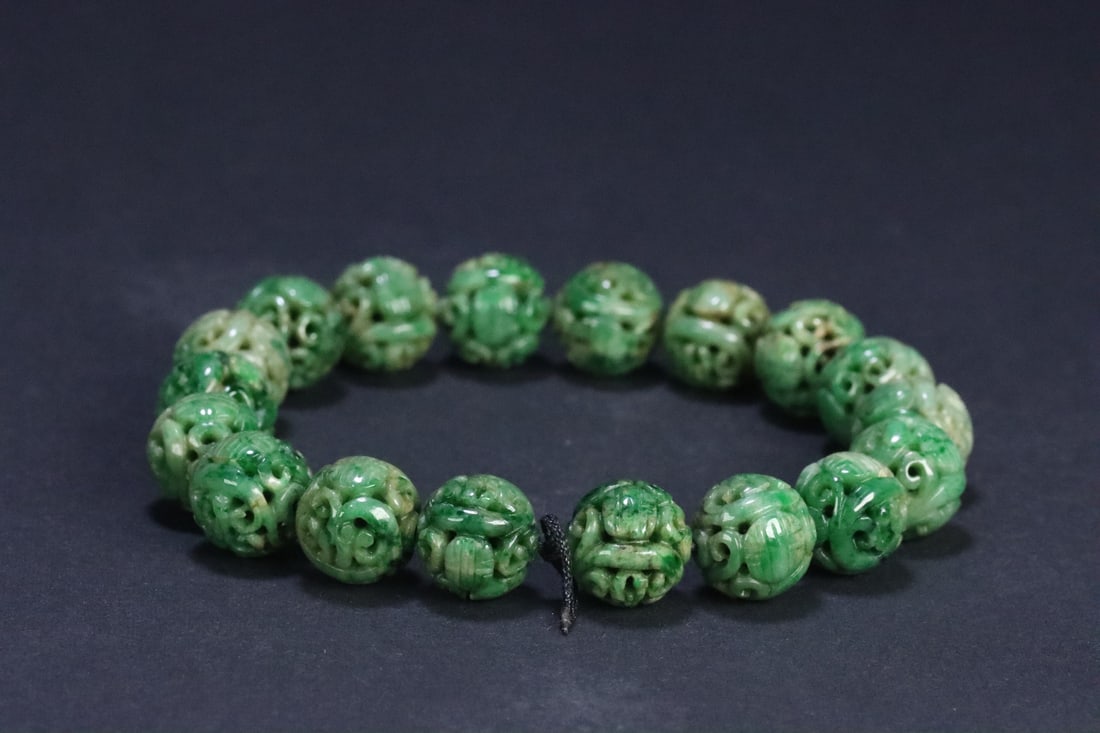 An Exquisite Jadeite Bracelets - 3