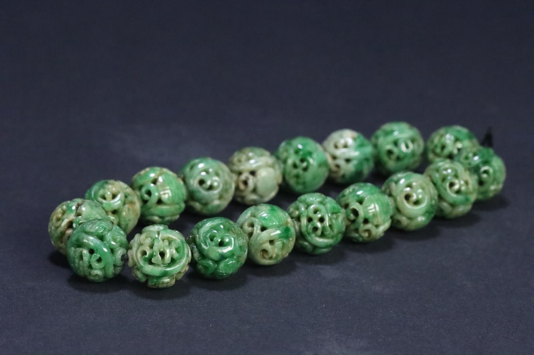 An Exquisite Jadeite Bracelets - 5