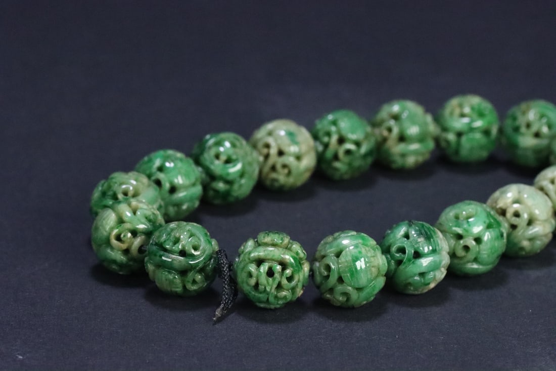 An Exquisite Jadeite Bracelets - 7