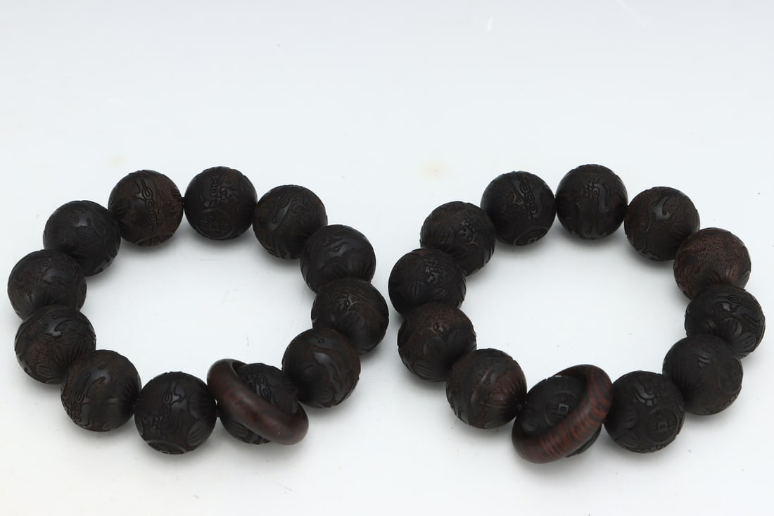 An Exquisite Eaglewood Bracelets - 3