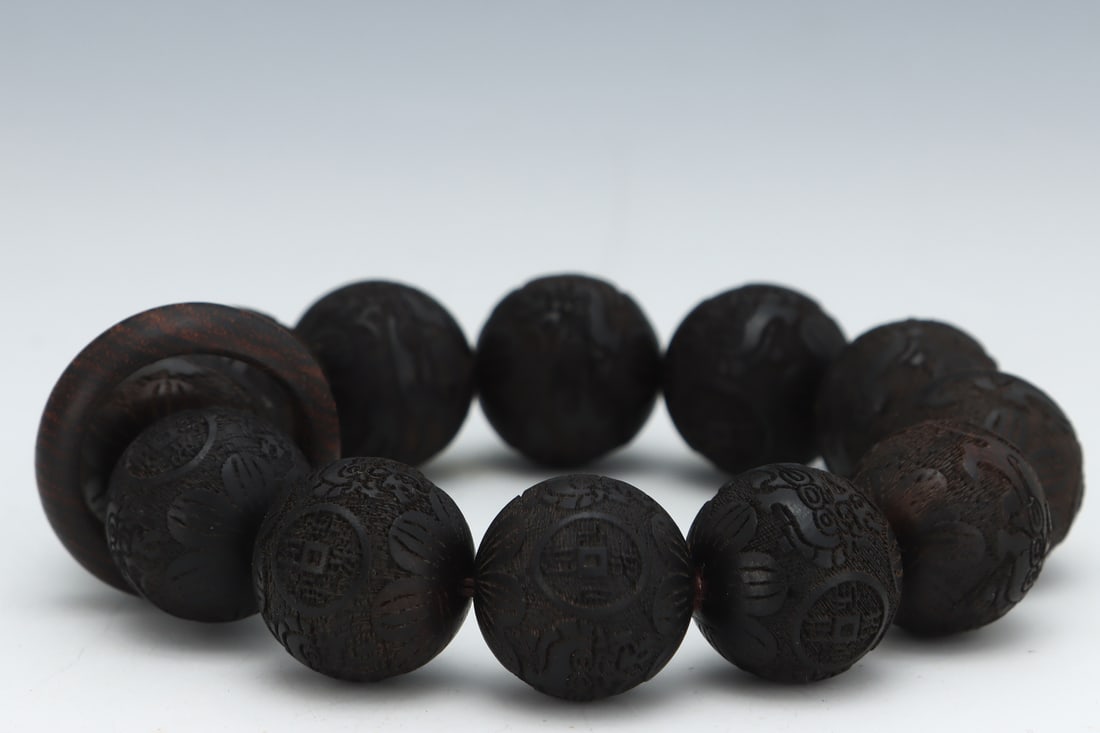 An Exquisite Eaglewood Bracelets - 5