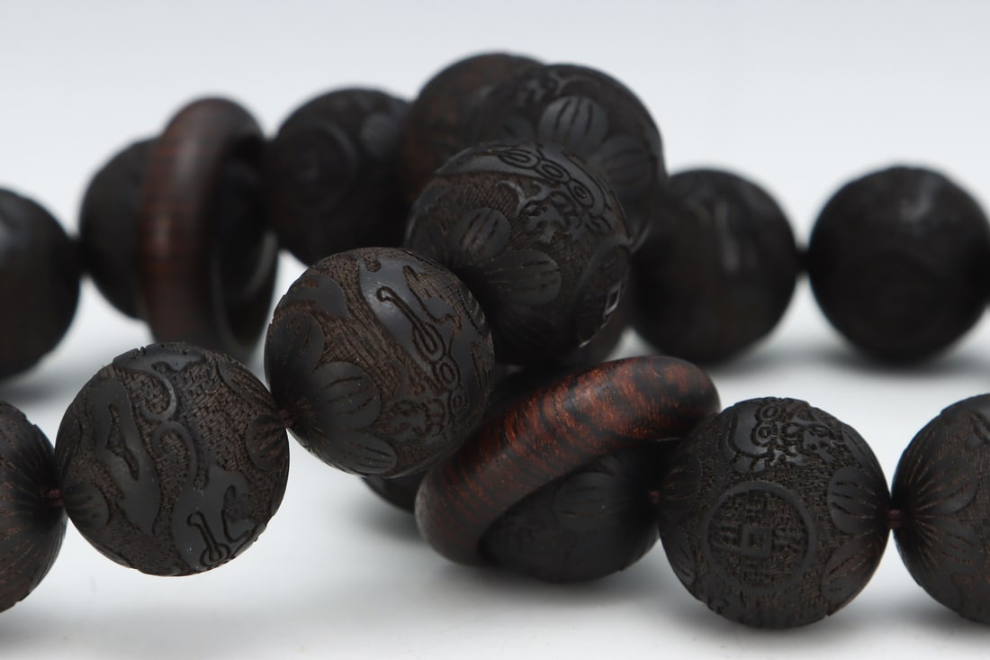 An Exquisite Eaglewood Bracelets - 7