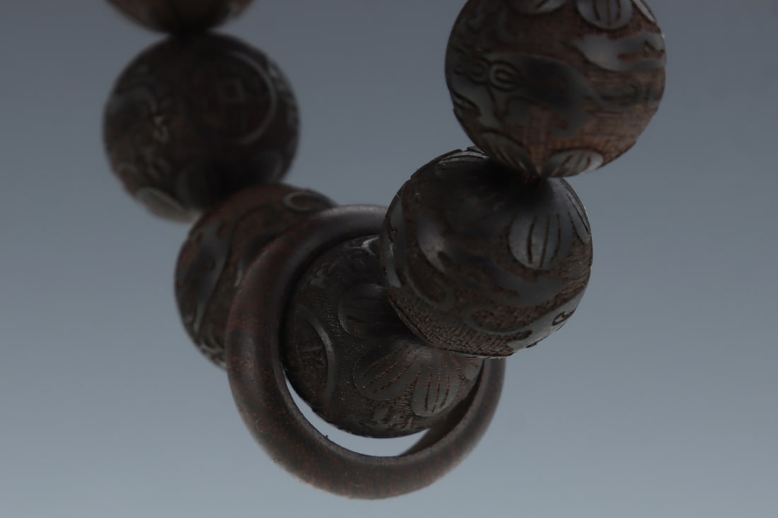 An Exquisite Eaglewood Bracelets - 8